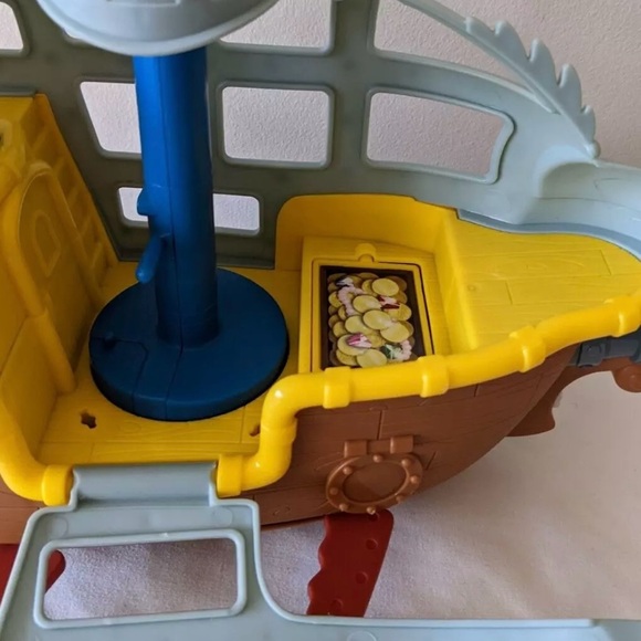 Jake & The Never Land Pirates Bucky's Submarine and Placemat - Picture 7 of 8